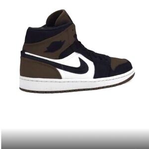 Women’s NIKE Air Jordan High Top SZ 7 WORN ONCE